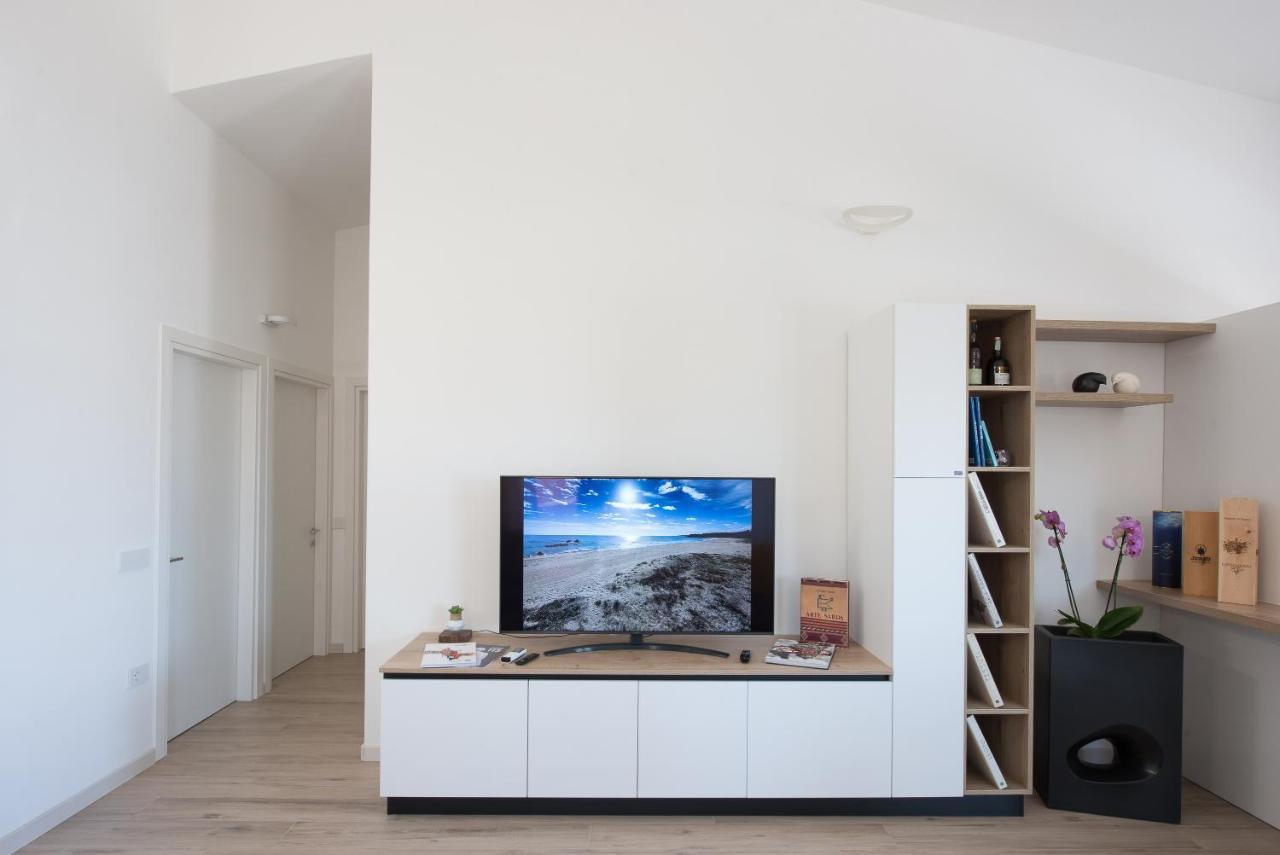 Apartamento Loft Lungomare Vista Mare E Monti Àrbatax Exterior foto